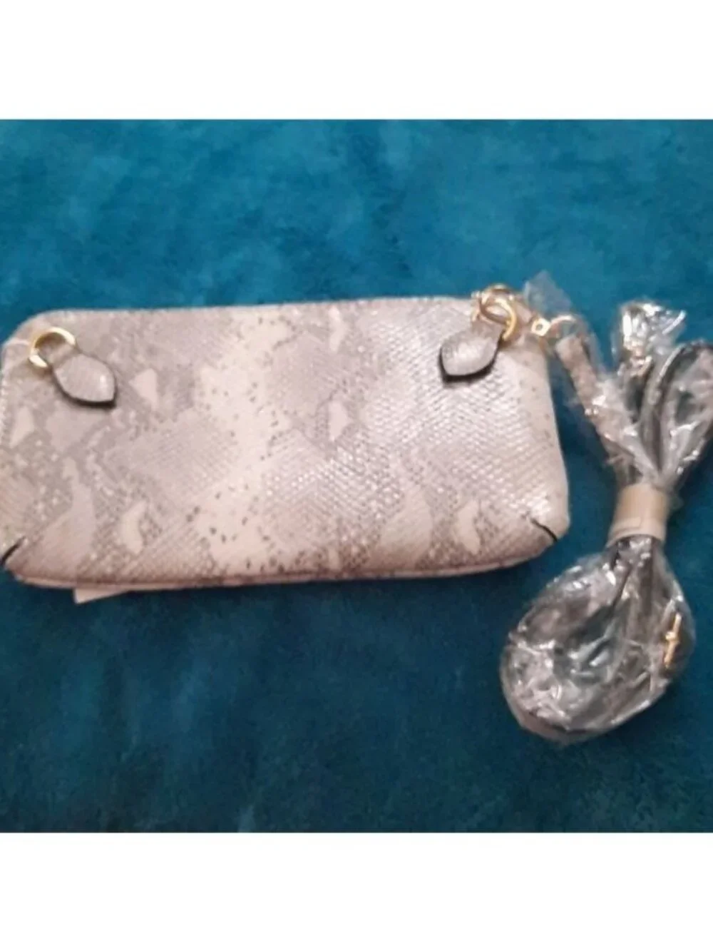 Jen & Co NWT Grey Snakeskin Leather Handbag Includes Crossbody & Wristlet Straps